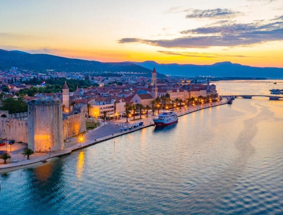 Villa Queen Trogir Exterior foto