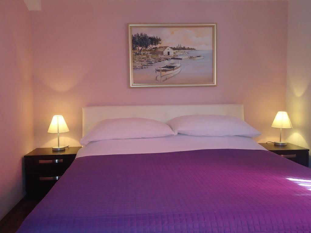 Villa Queen Trogir Exterior foto
